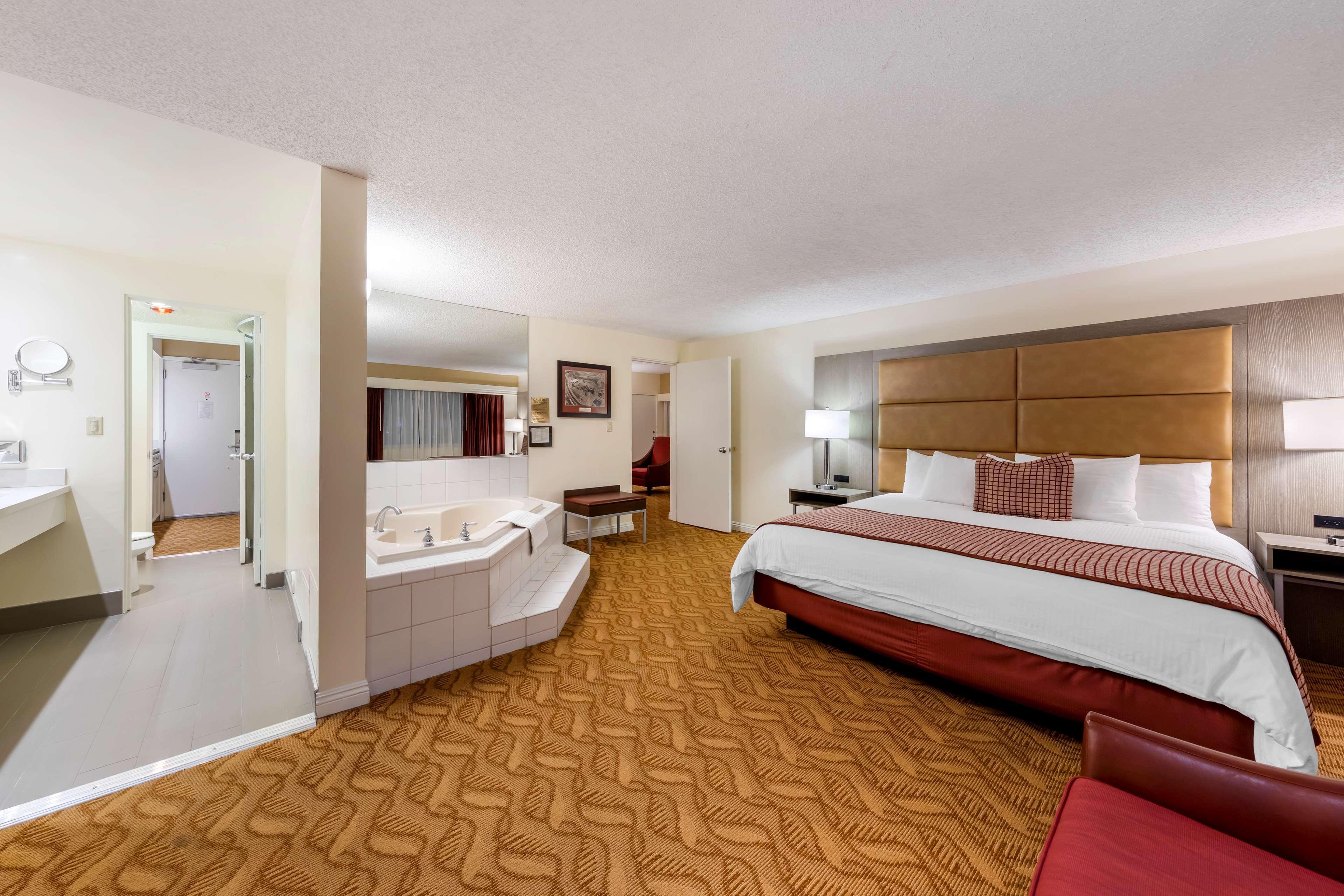 Best Western Plus Thousand Oaks Inn Экстерьер фото