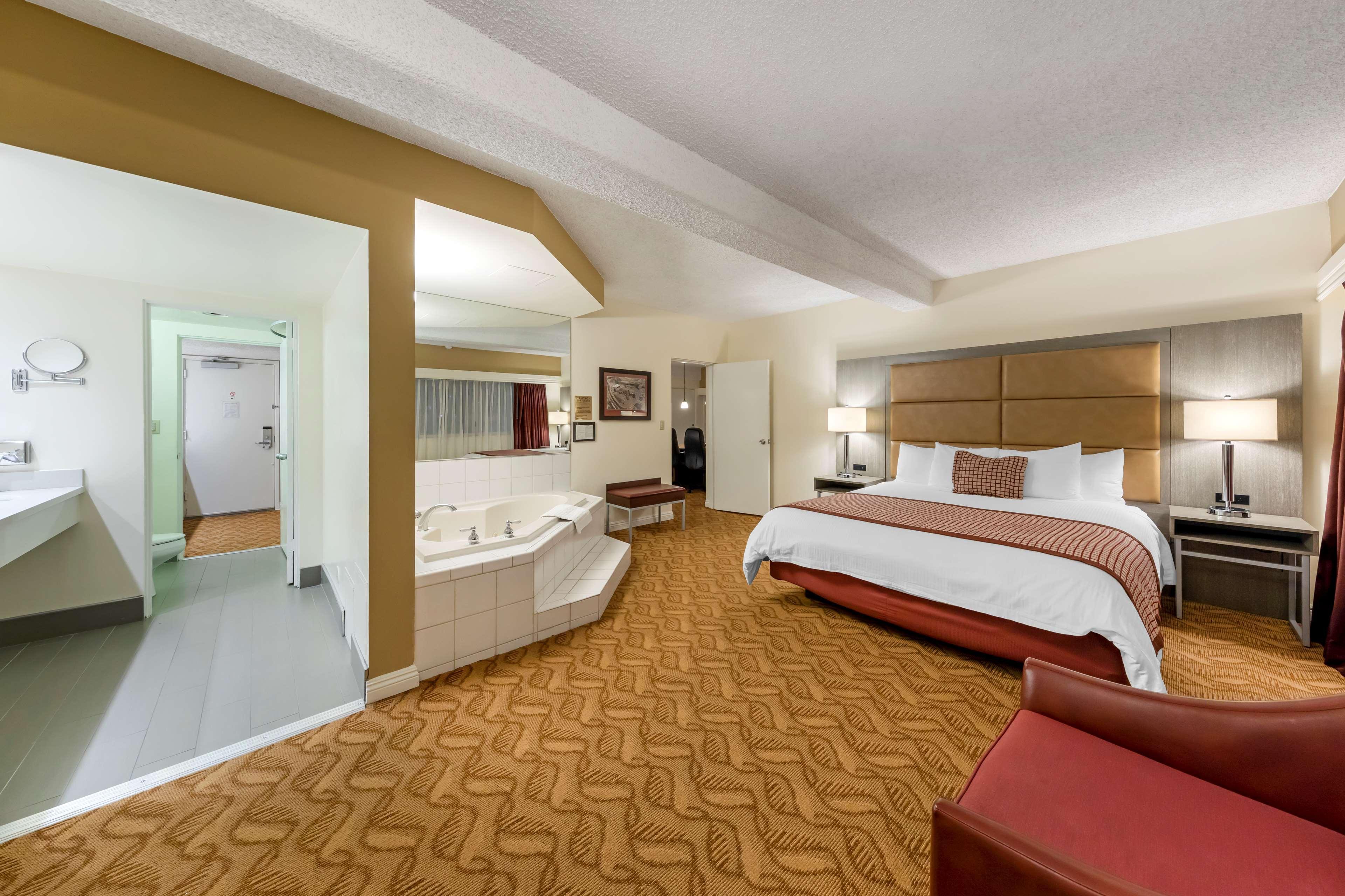 Best Western Plus Thousand Oaks Inn Экстерьер фото