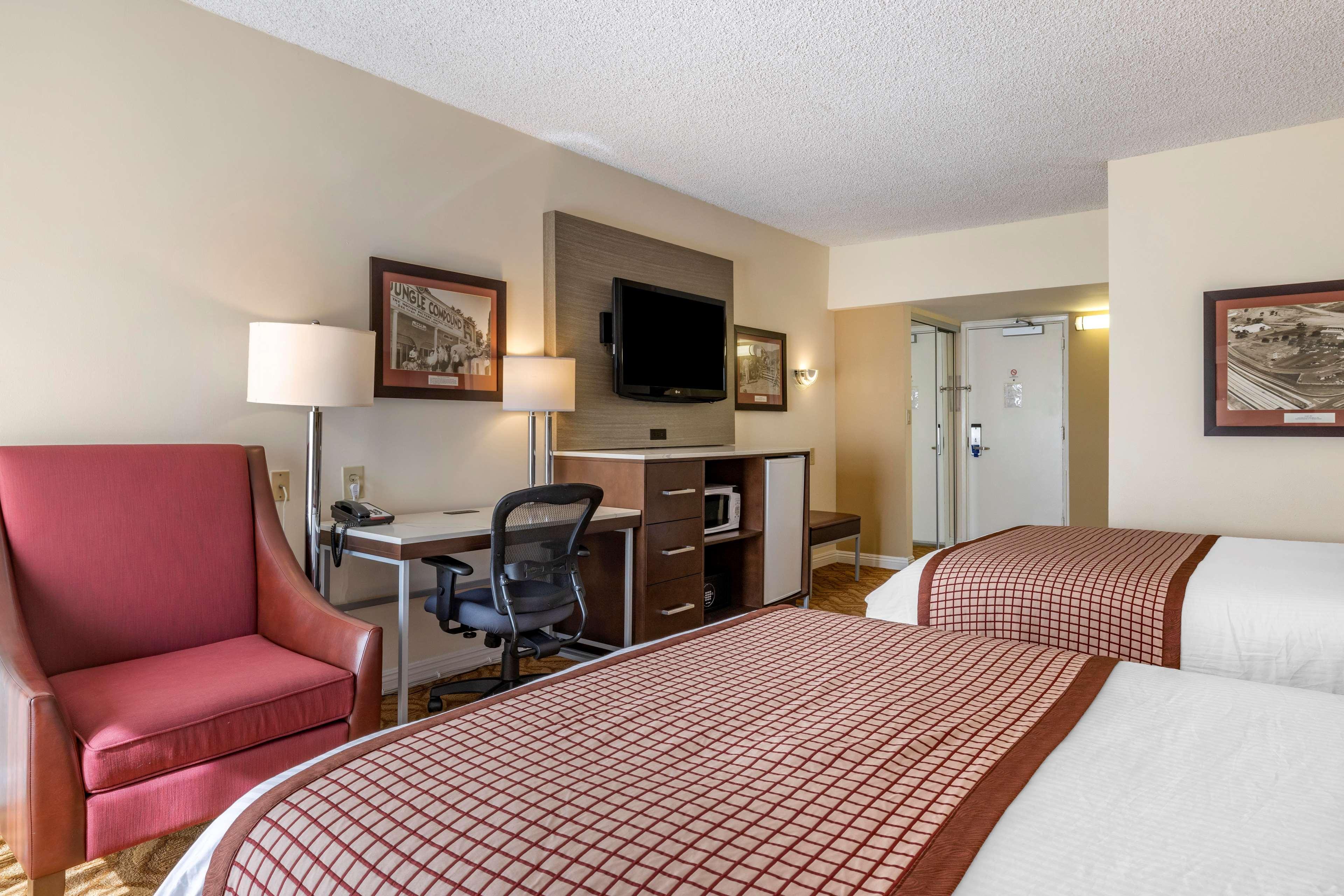 Best Western Plus Thousand Oaks Inn Экстерьер фото