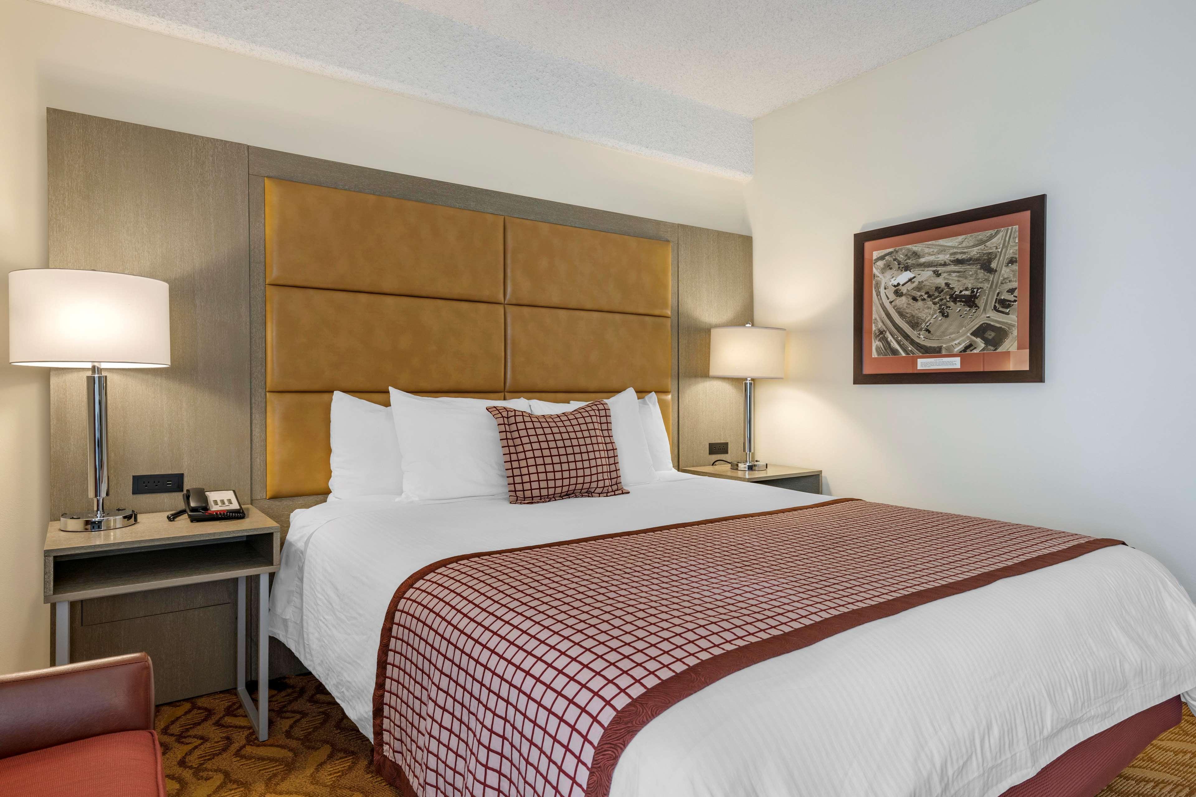 Best Western Plus Thousand Oaks Inn Экстерьер фото