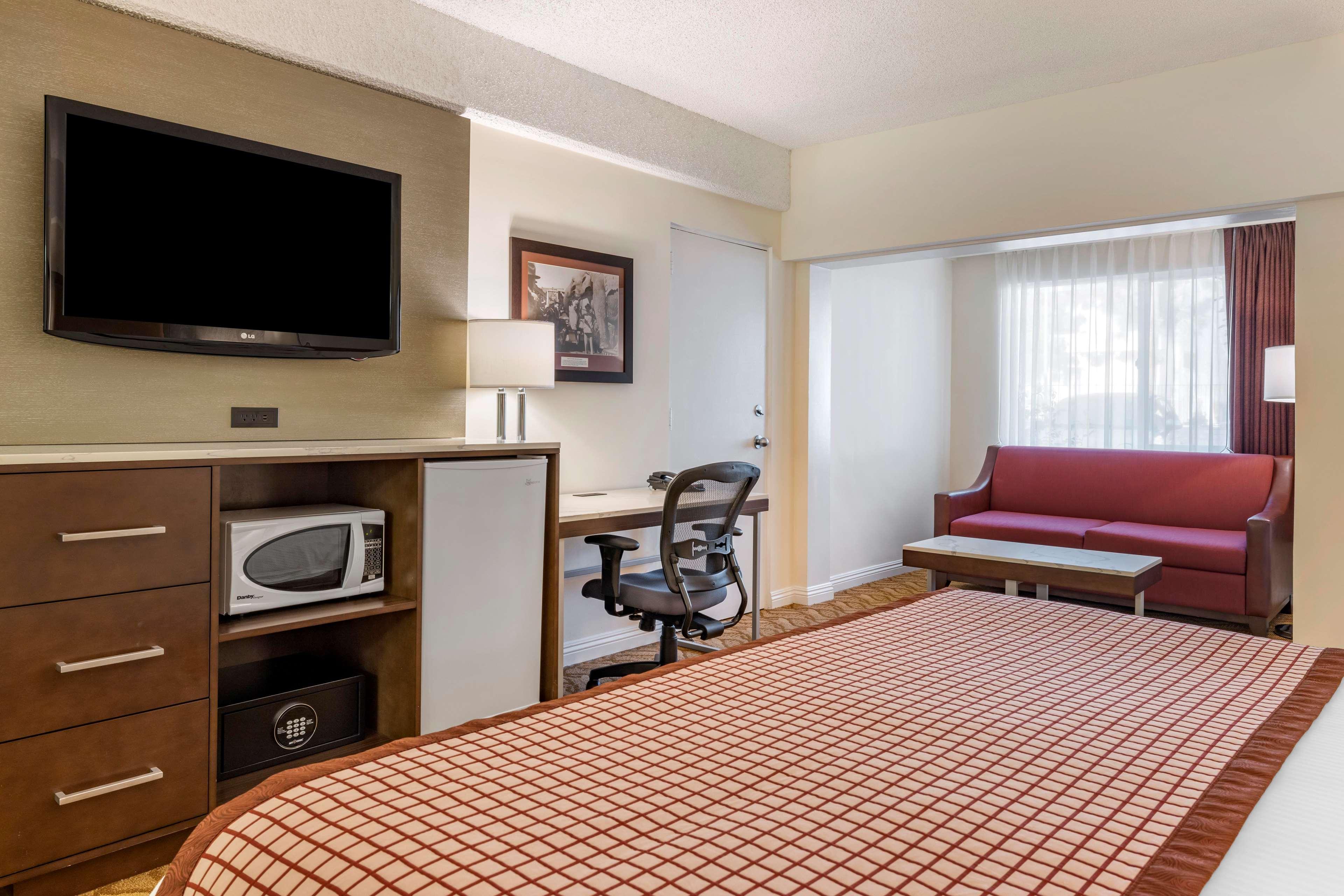 Best Western Plus Thousand Oaks Inn Экстерьер фото
