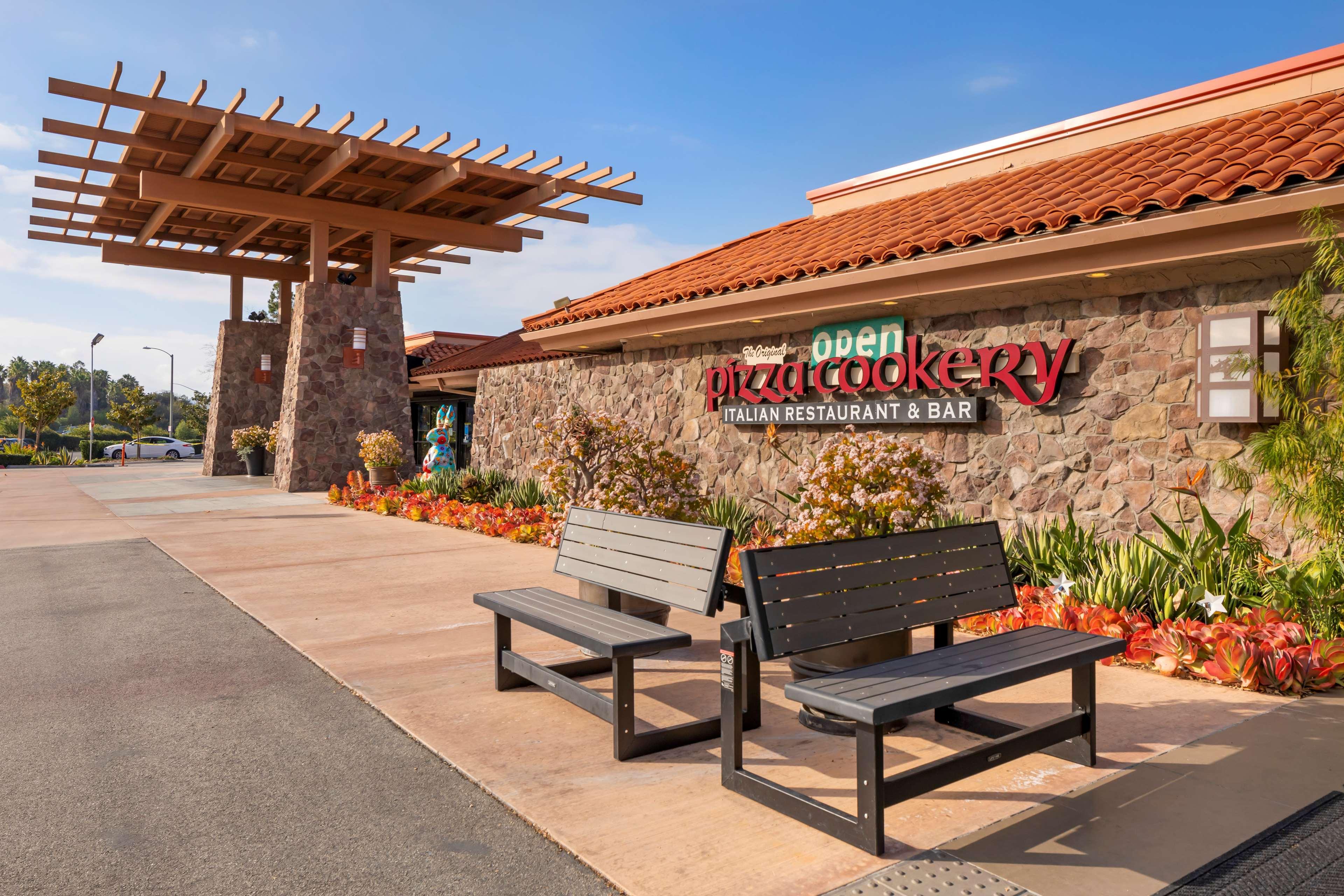 Best Western Plus Thousand Oaks Inn Экстерьер фото