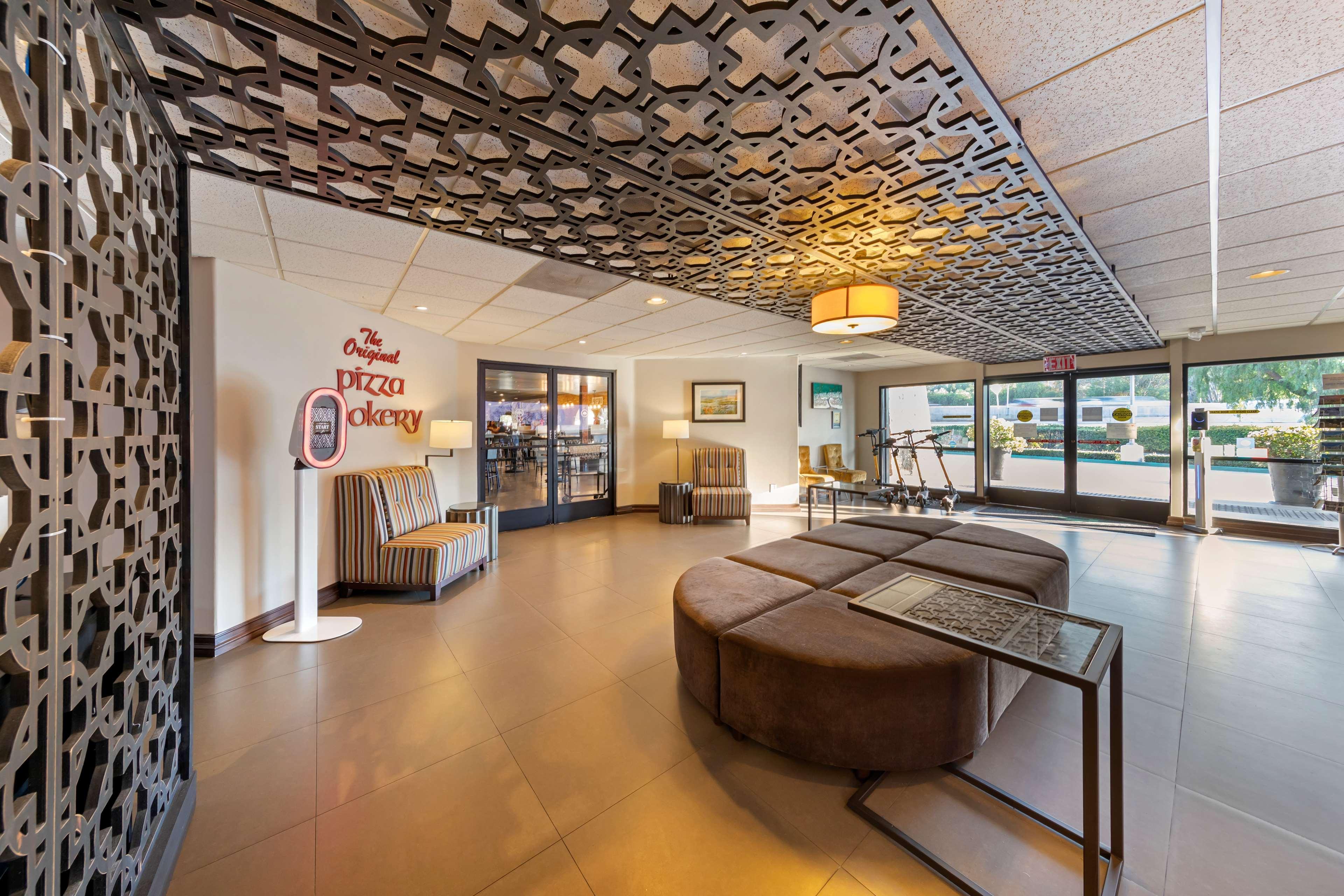 Best Western Plus Thousand Oaks Inn Экстерьер фото